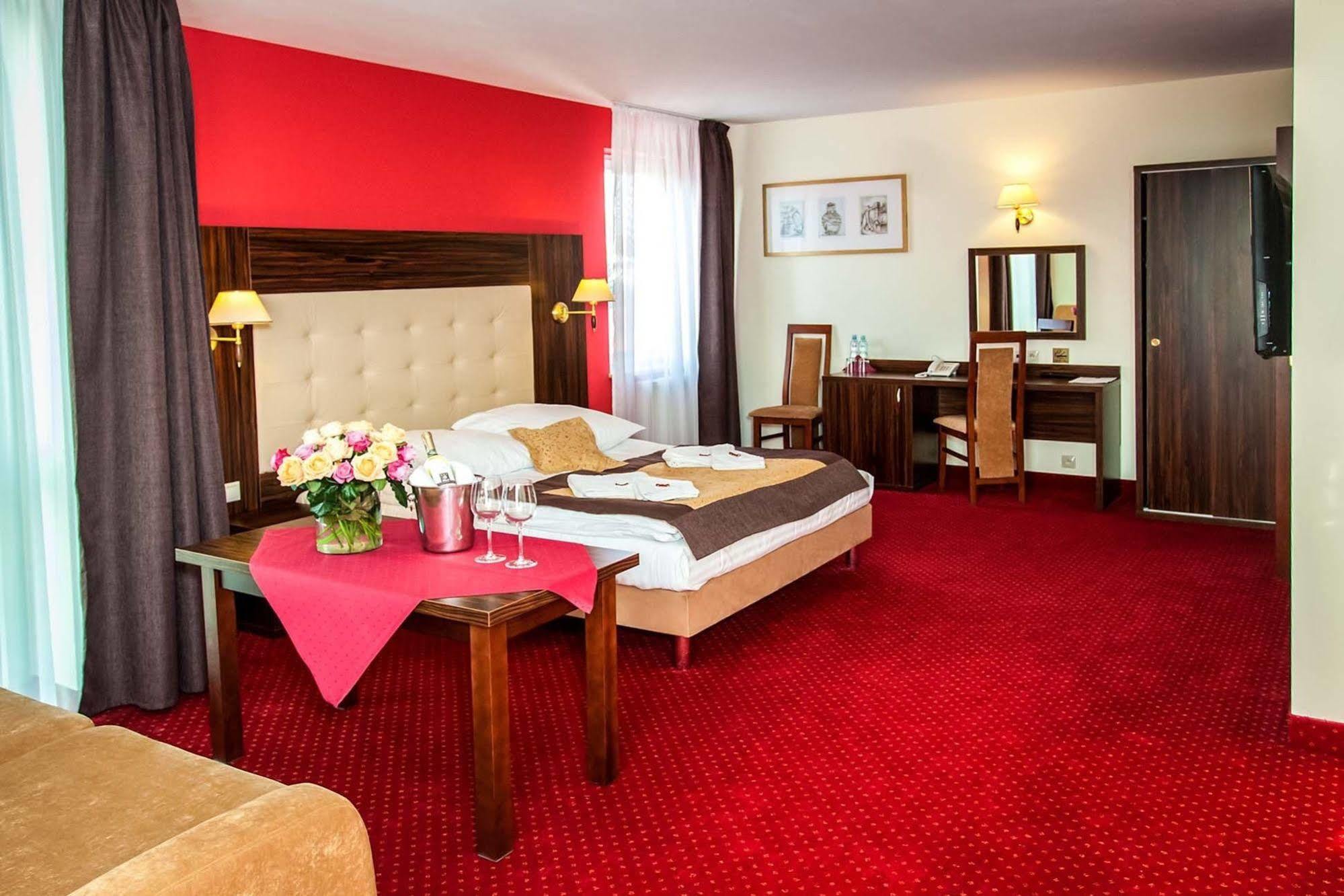Hotel Pikul ปูวาวือ ภายนอก รูปภาพ