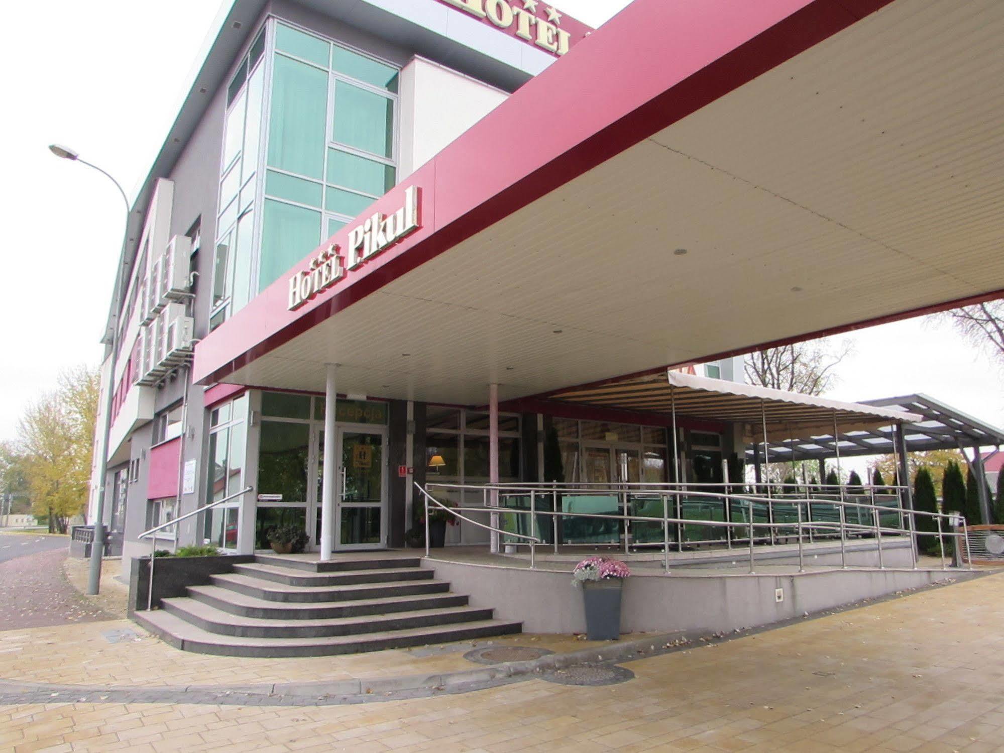 Hotel Pikul ปูวาวือ ภายนอก รูปภาพ