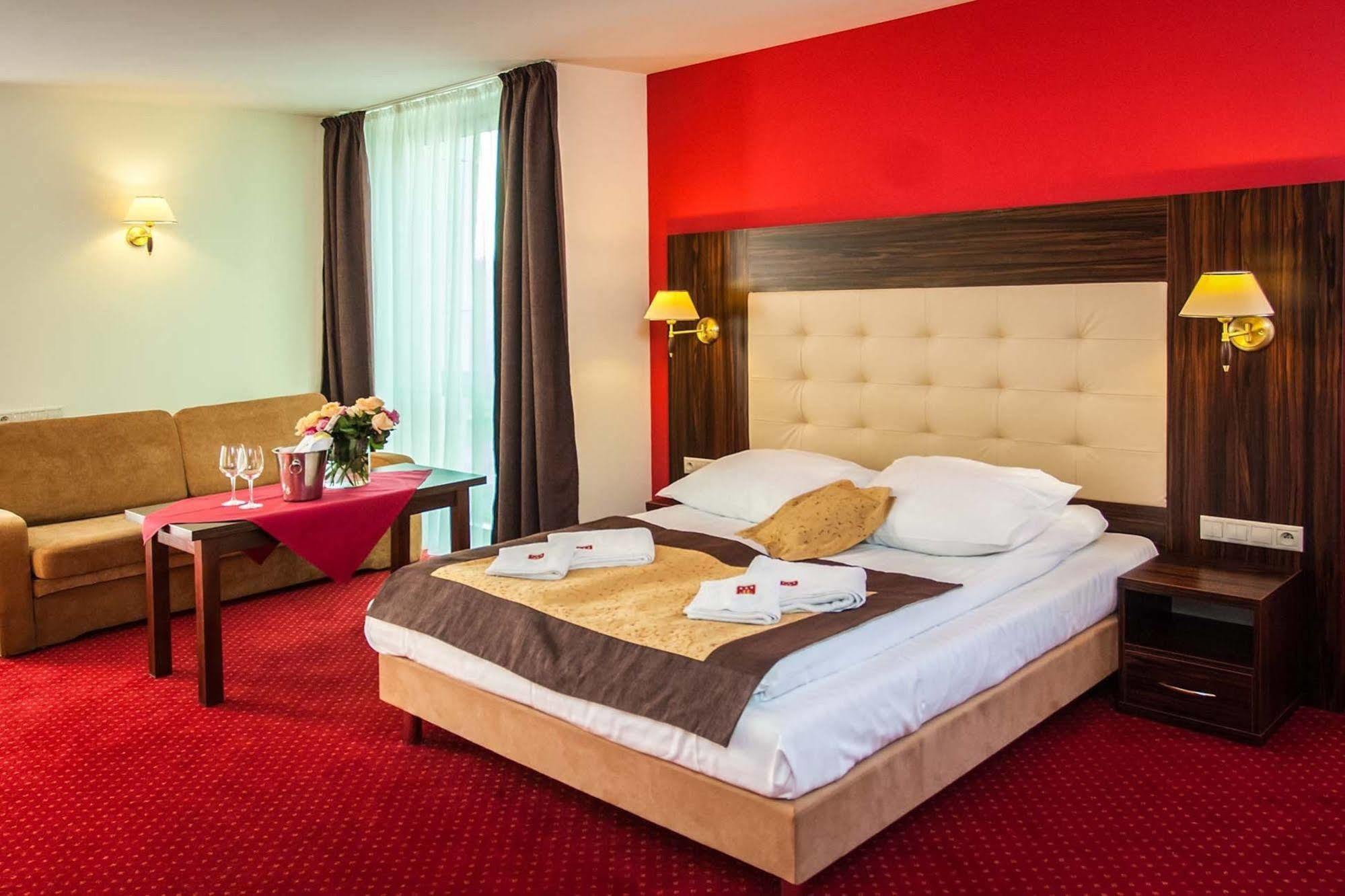 Hotel Pikul ปูวาวือ ภายนอก รูปภาพ