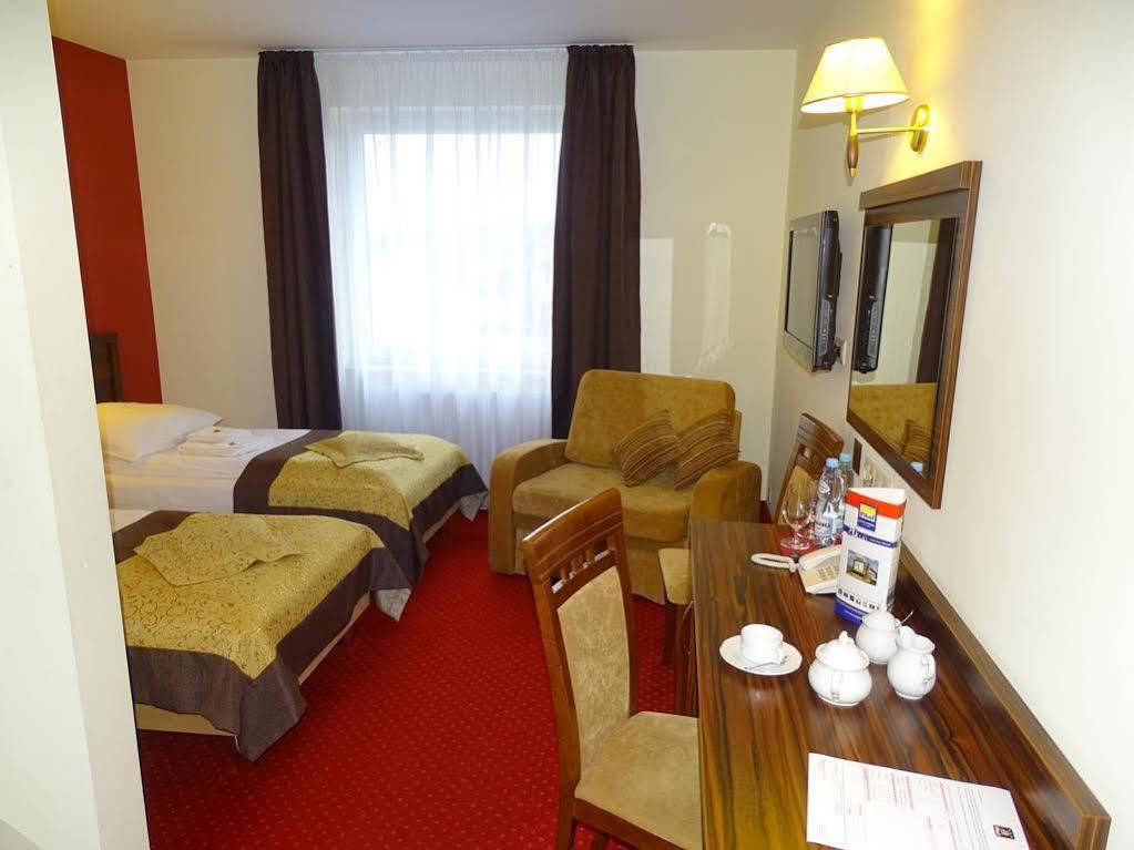 Hotel Pikul ปูวาวือ ภายนอก รูปภาพ